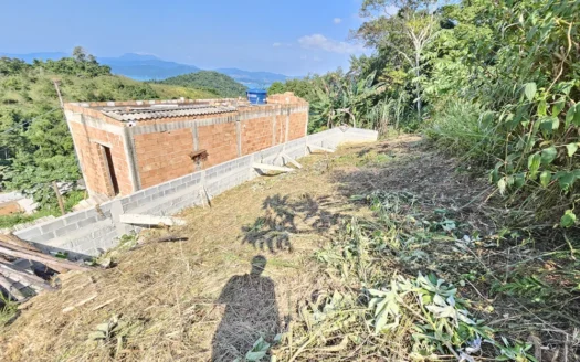 Lote Com Linda Vista para o Mar no Bairro Barra do Corumbê em Paraty RJ