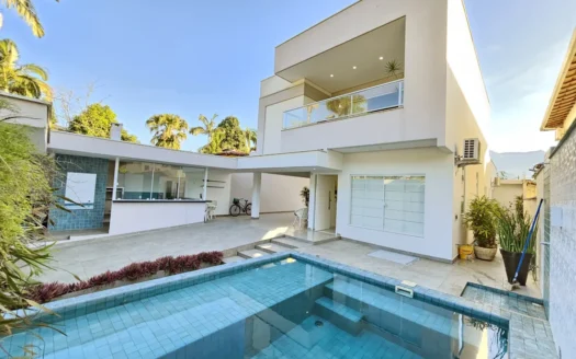 Casa Ultra Moderna a Venda no Bairro Princesa Isabel em Paraty RJ