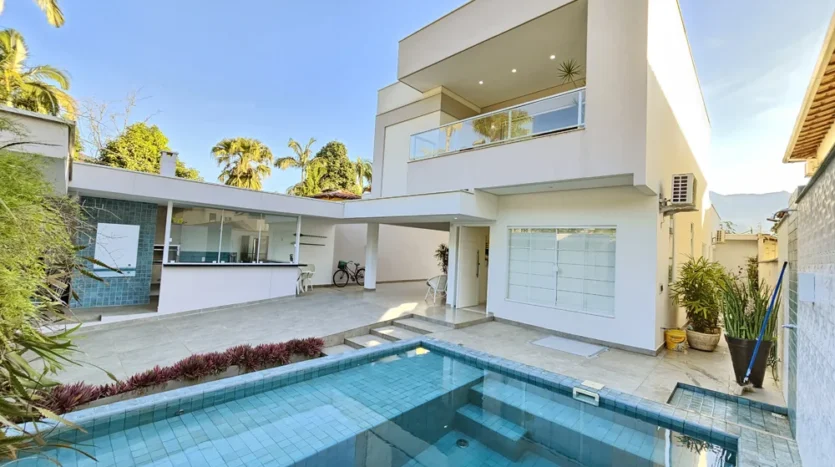 Casa Ultra Moderna a Venda no Bairro Princesa Isabel em Paraty RJ
