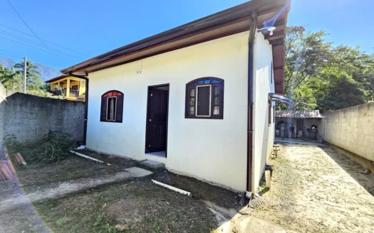 Aconchegante Casa a Venda no Bairro São Roque em Paraty RJ
