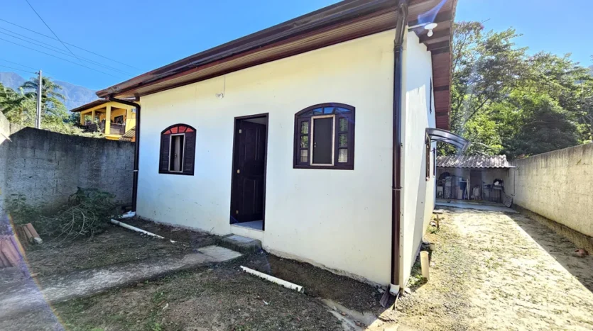 Aconchegante Casa a Venda no Bairro São Roque em Paraty RJ