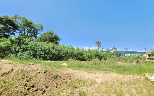 Lotes a Venda no Bairro Caborê Com Ótima Localização