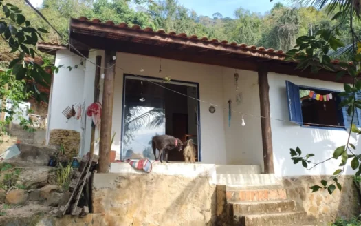 Simpática Casa a Venda no Bairro Paraty Mirim a Poucos Metros da Praia