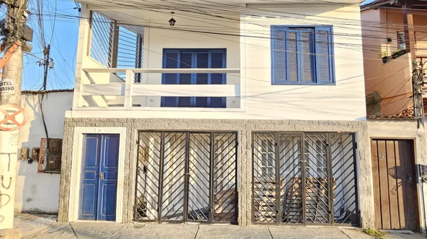 Casa com Ponto Comercial a Venda no bairro Patitiba a Poucos Metros do Centro