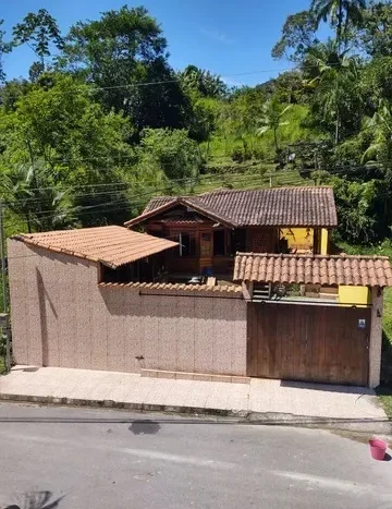 Linda Casa Toda em Madeira a Venda no Bairro Sertão Do Taquari