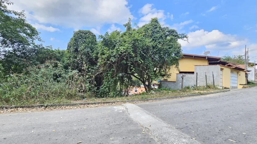 Lote a Venda no Bairro Pantanal a Poucos Metros da Paraty – Cunha