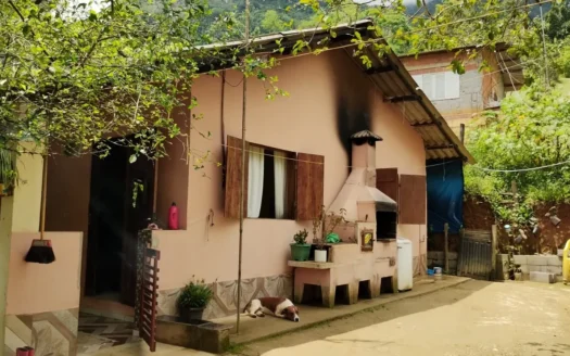 Casa Simples a Venda no bairro Coriscão em Paraty RJ