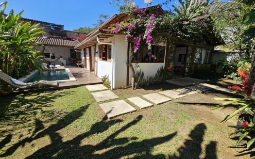 Sofisticada Casa a Venda no Bairro Corisquinho em Paraty RJ