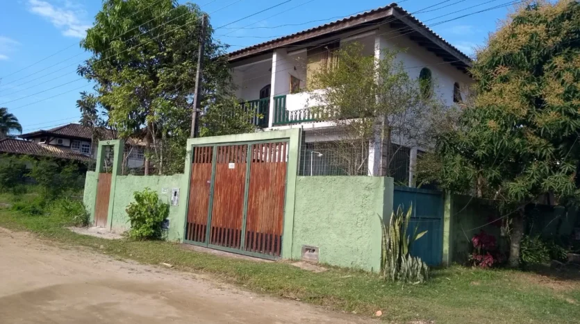 Casa com 2 Lofts a Venda no Bairro Jabaquara em Paraty RJ