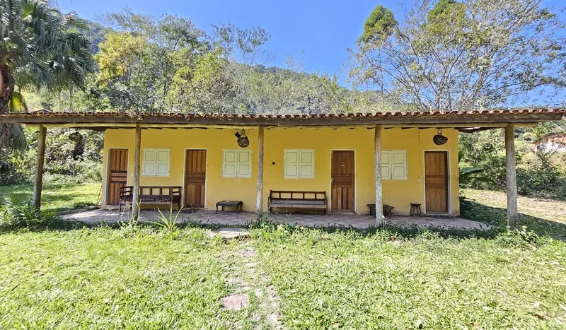 Linda Chácara pra Venda e Arrendamento no Bairro Pedras Azuis