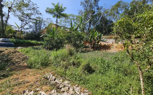 Lote a Venda no Bairro Corisquinho Frente Pra Córrego