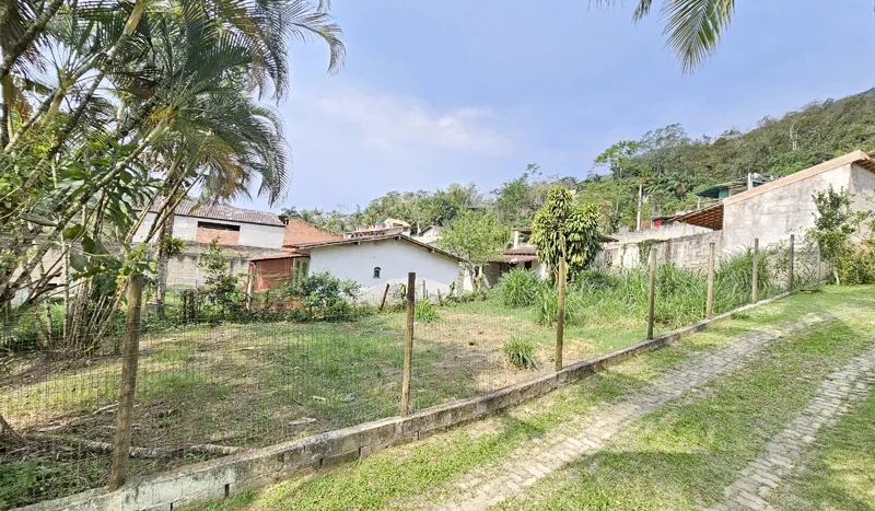 Lote a venda na Ponte Branca